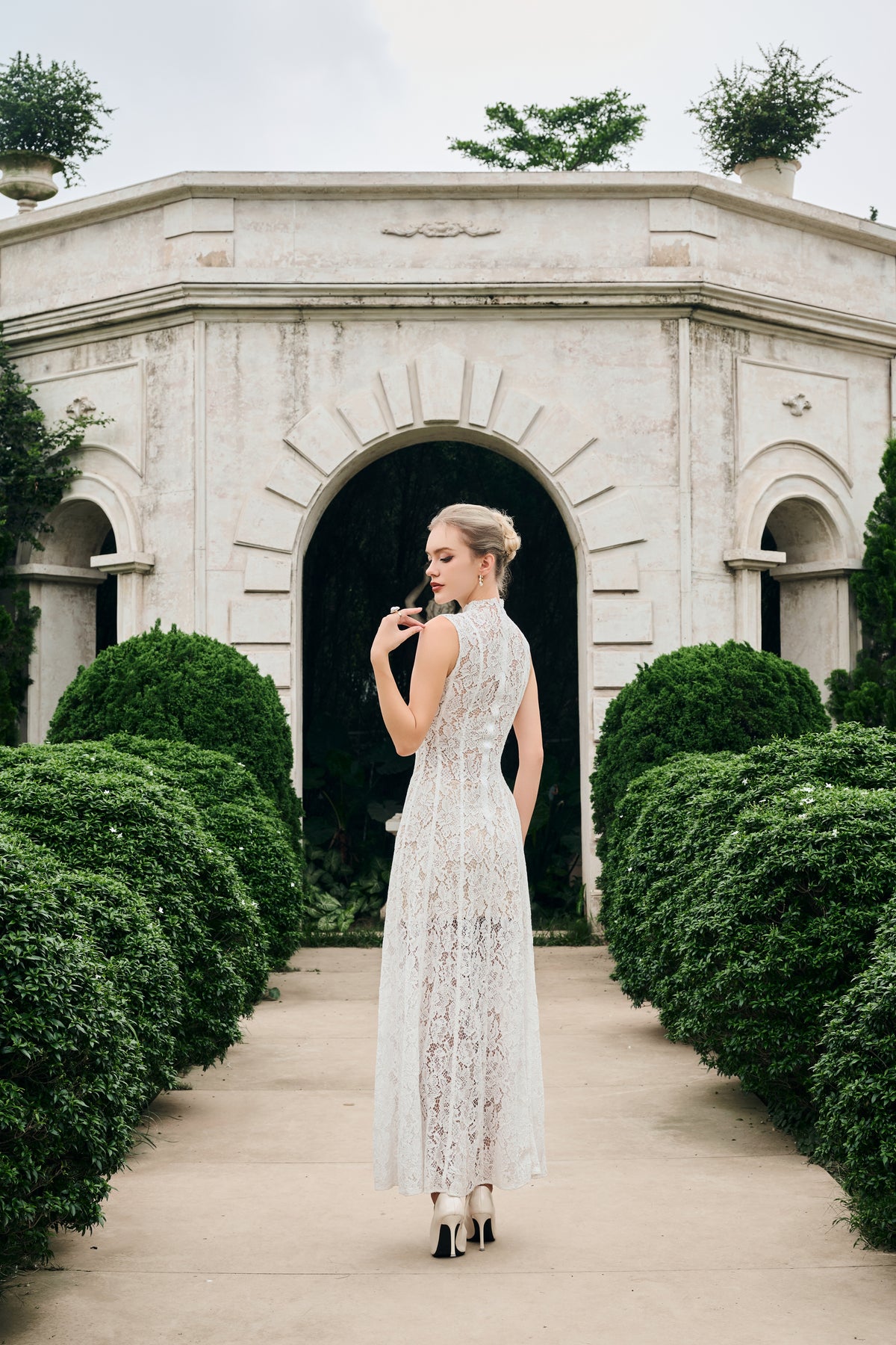 Lily Lace Maxi Dress