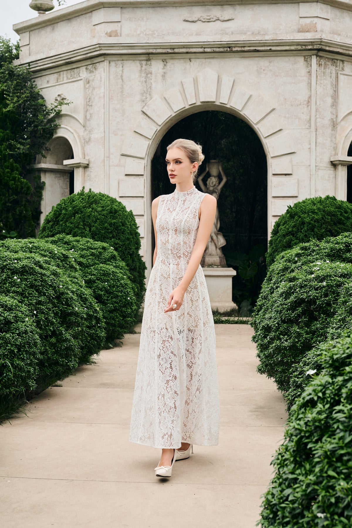 Lily Lace Maxi Dress
