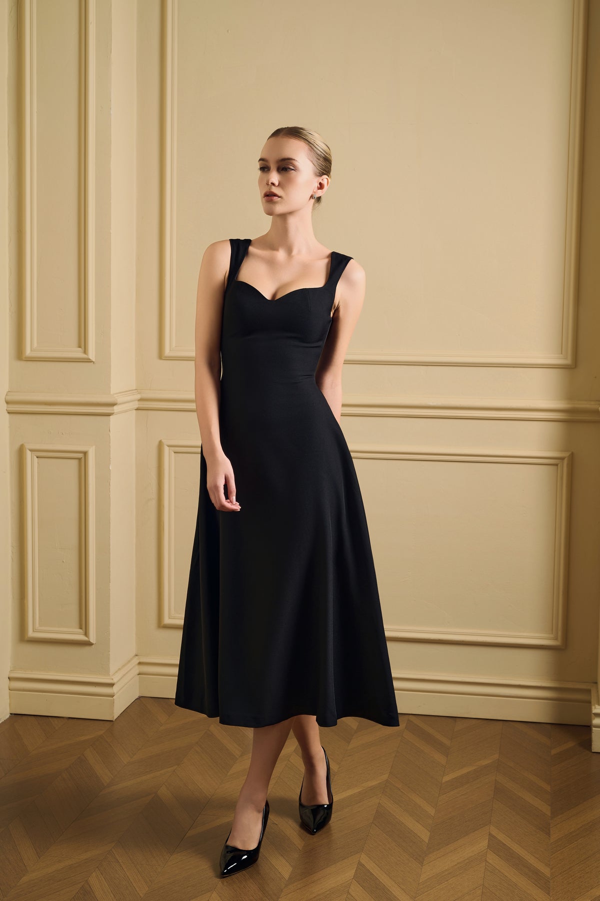 Caroline Sweetheart Neckline Sleeveless Dress